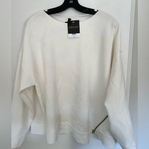 NWT Cozy sweatshirt with zipper